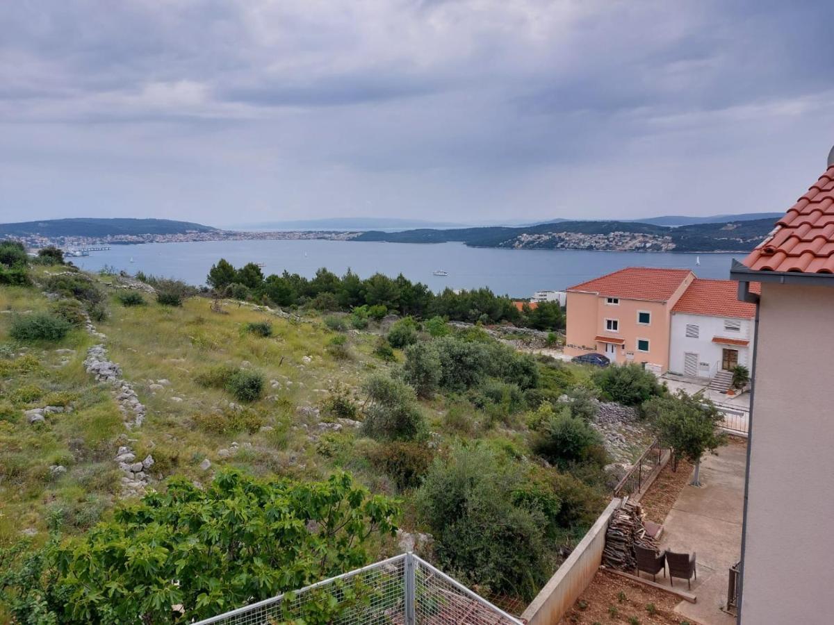 Apartments Vini Donji Seget Kültér fotó