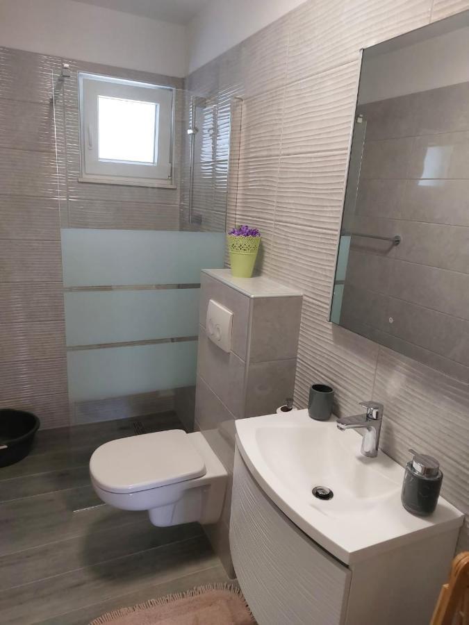 Apartments Vini Donji Seget Kültér fotó