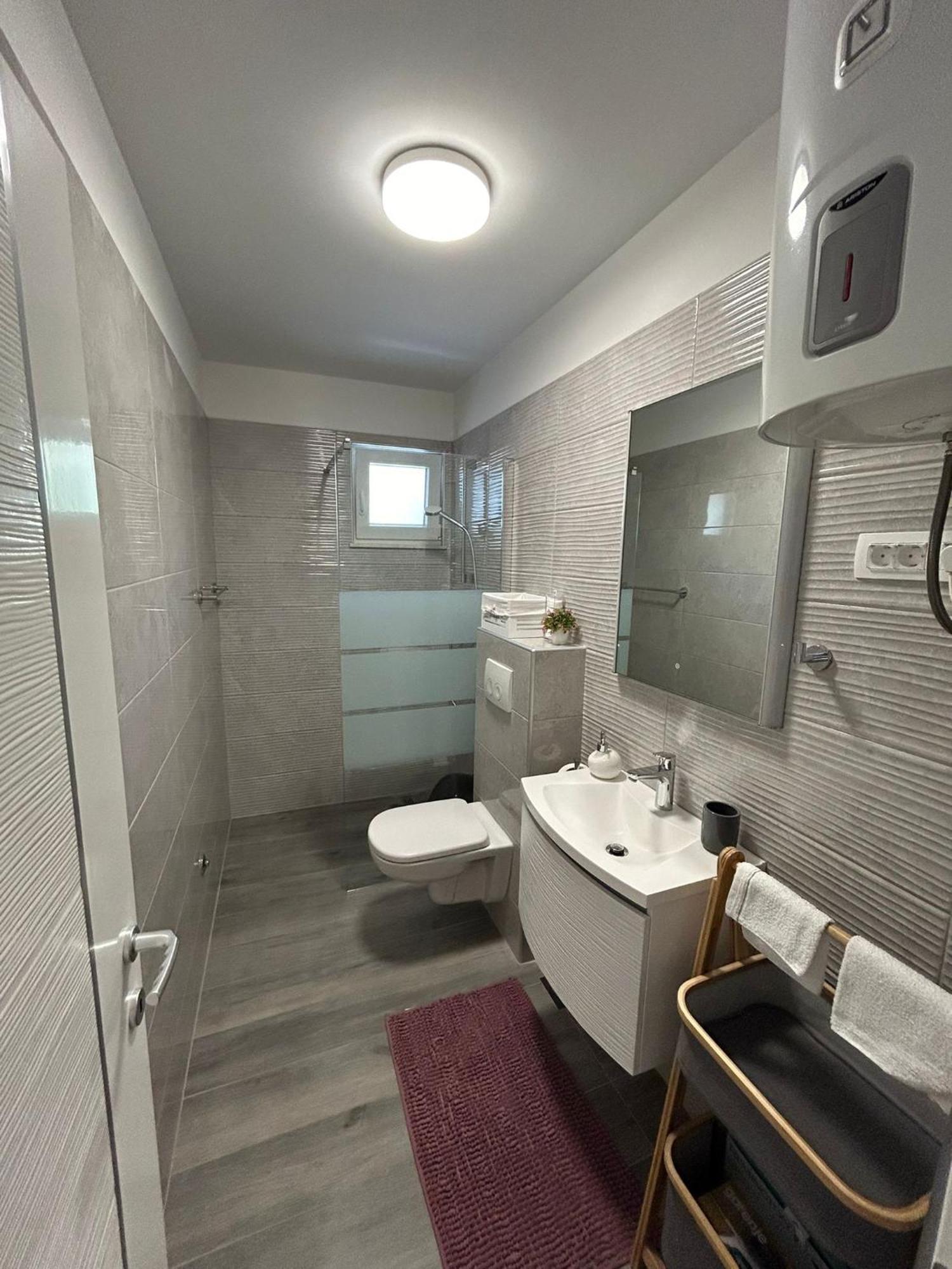Apartments Vini Donji Seget Kültér fotó