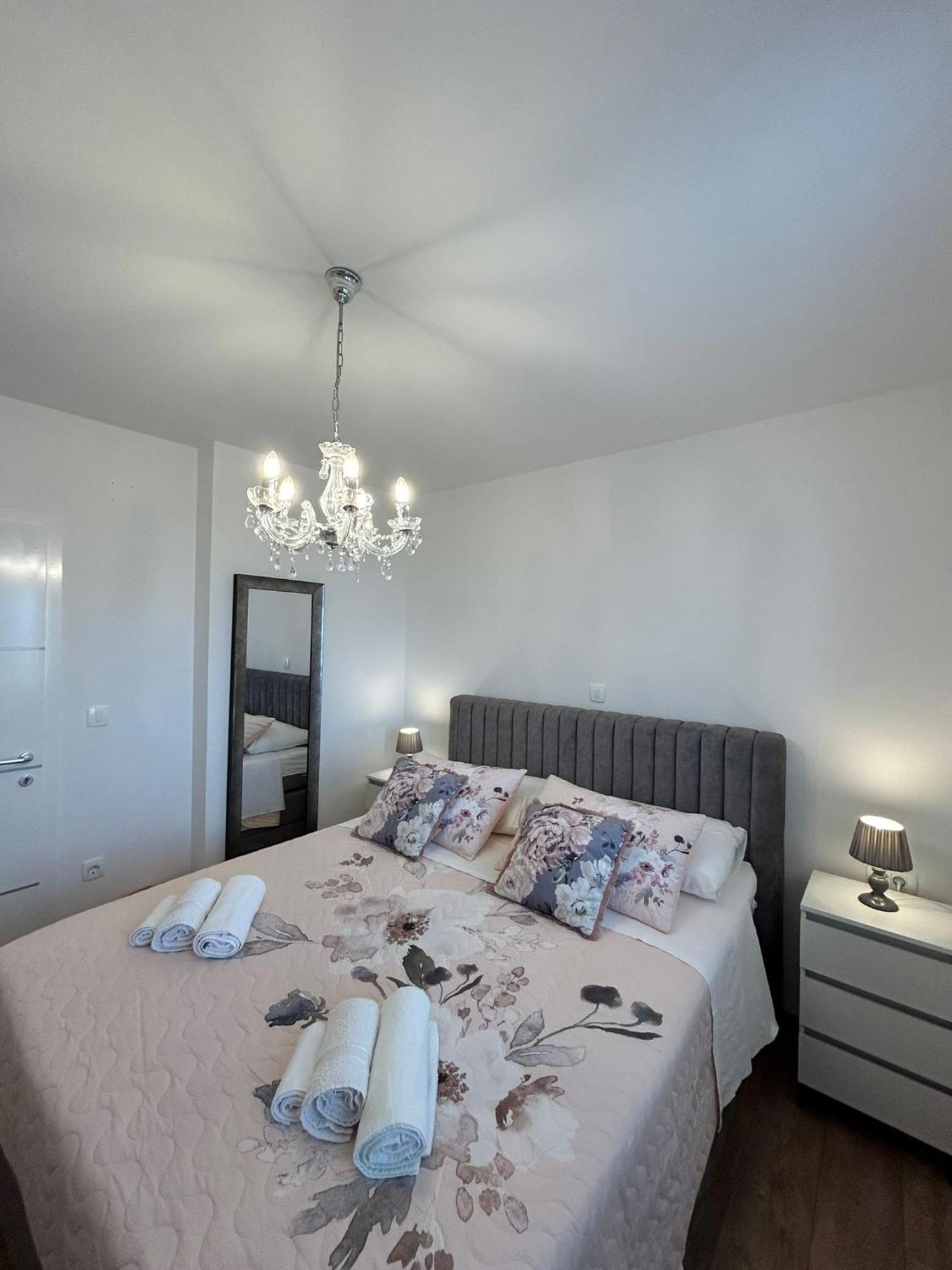 Apartments Vini Donji Seget Kültér fotó