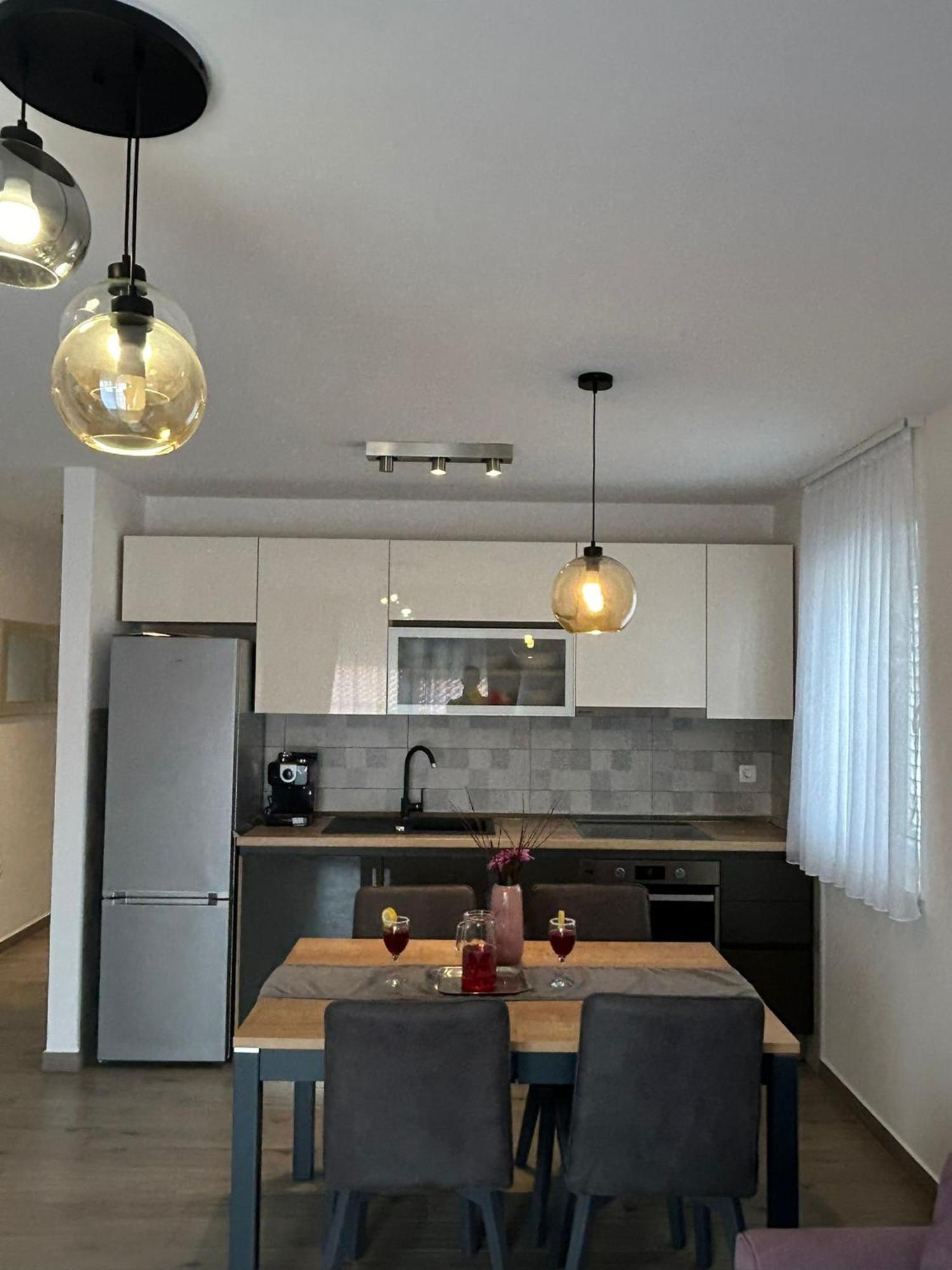 Apartments Vini Donji Seget Kültér fotó