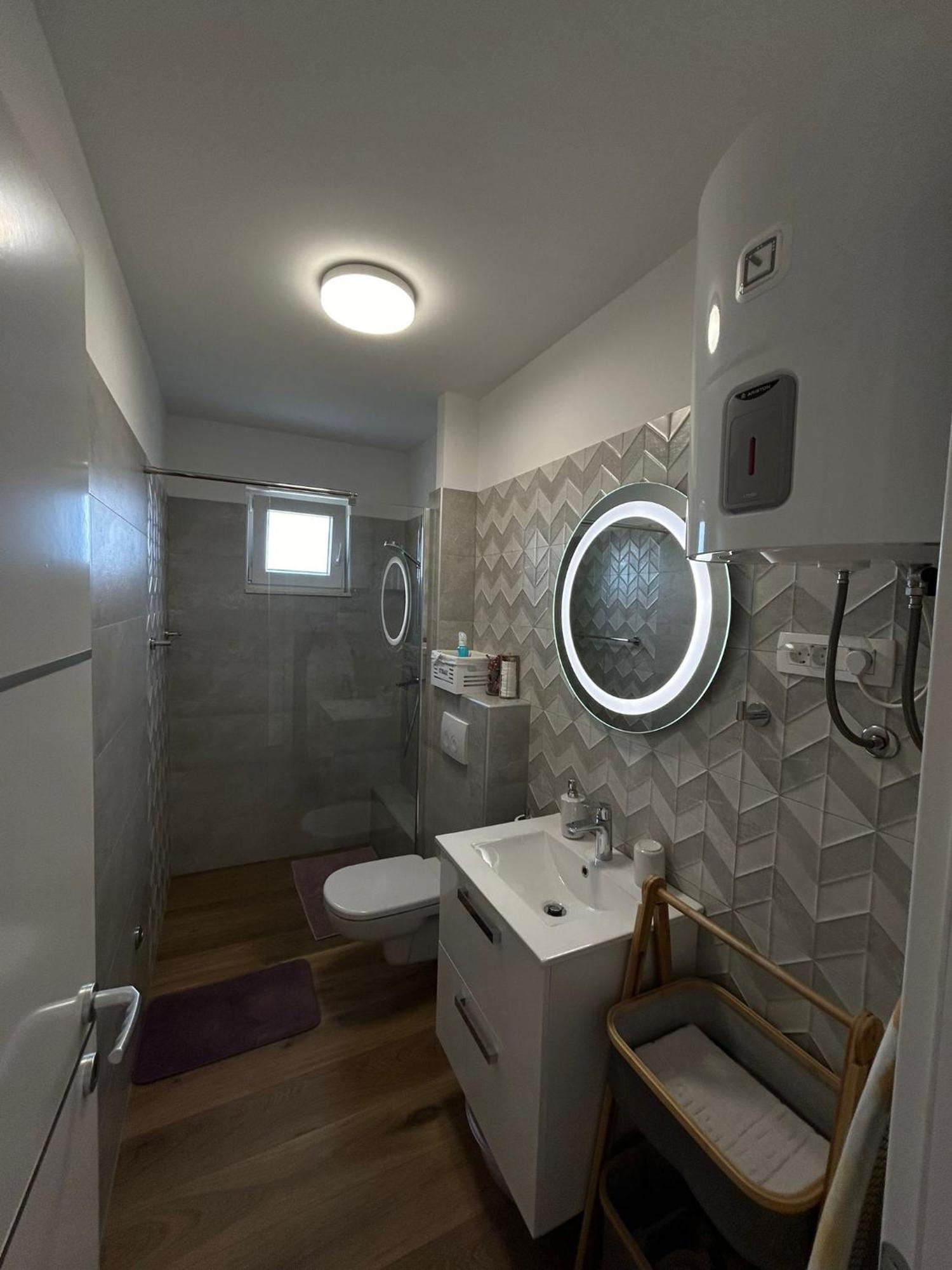 Apartments Vini Donji Seget Kültér fotó